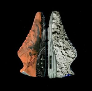 NIKE AIR MAX 90 のMARS LANDINGの火星デザインが販売✨