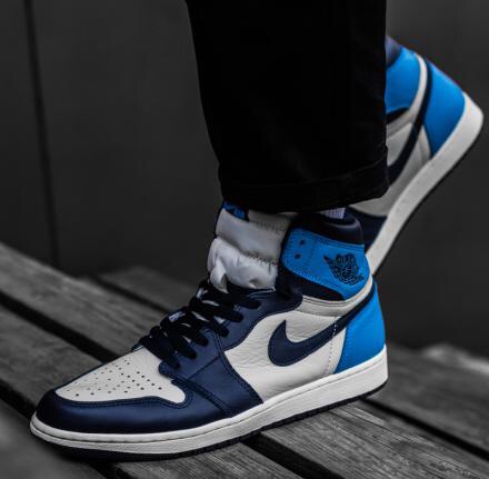 NIKEAirJordan1の新色モデルObsidianは"UNCカラー"