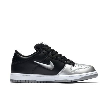 Supreme×NIKEコラボSBダンクローOGが9月12日発売